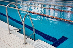 chlorine in swimming pool water